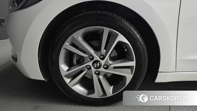 Hyundai Avante AD id 3899784 из Кореи 15