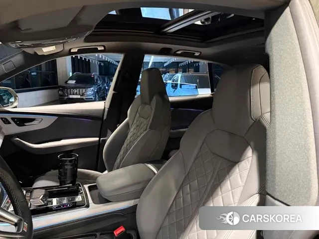 Audi Q8 (4M) 2022 Черный из Кореи, фото 6