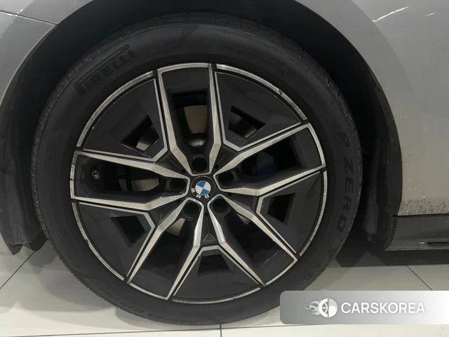 BMW 5 Series (G60) id 4514466 из Кореи 12