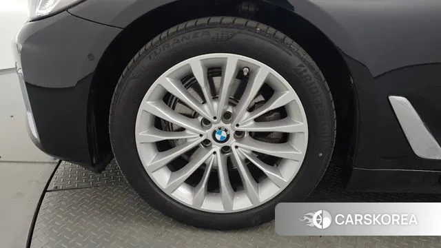 BMW 5 Series (G30) id 3427089 из Кореи 15