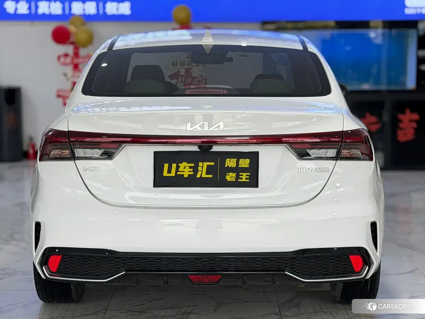 Kia K3 2023 Белый из Китая, фото 5