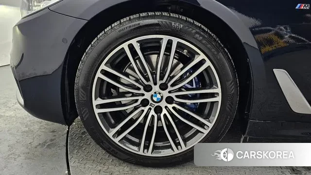 BMW 5 Series (G30) id 3641509 из Кореи 15