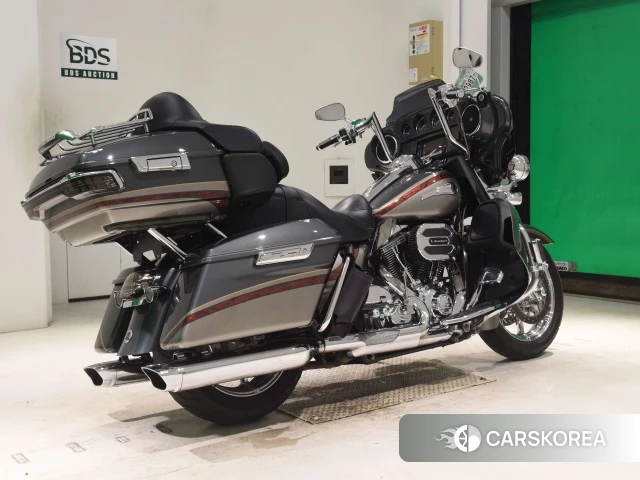 Проданный Harley-Davidson Electra Glide FLHTKSE1800 CVO 2016 из Японии, фото 2