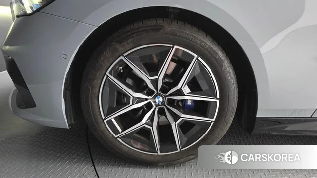 BMW 5 Series (G60) id 4487791 из Кореи 15
