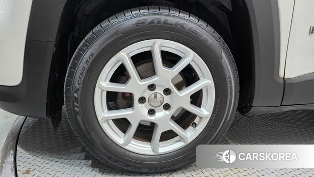 Jeep Renegade id 4894988 из Кореи 32