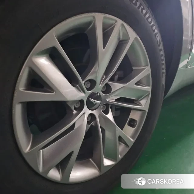 Genesis GV70 2023 Серебристо-серый из Кореи, фото 6