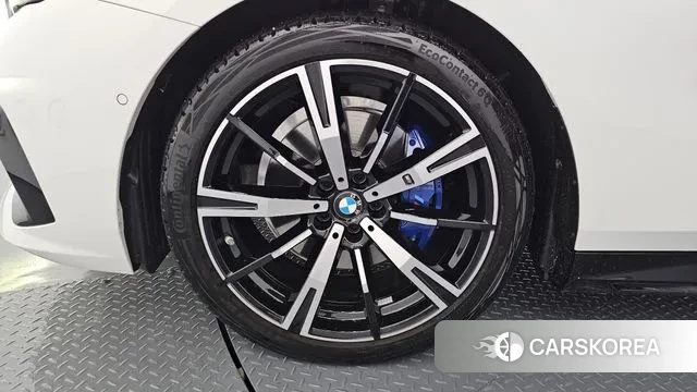 BMW 5 Series (G60) id 3404954 из Кореи 15