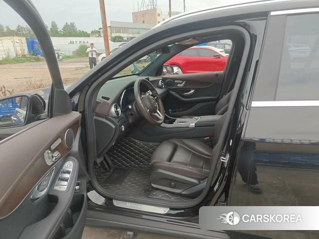 Mercedes-Benz GLC 2021 Черный из Китая, фото 5