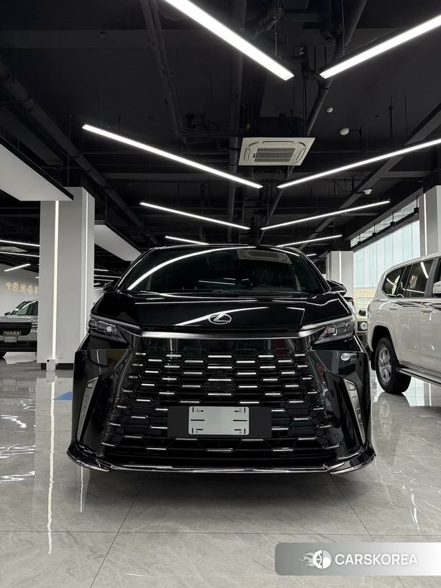Lexus LM id 4259838 из Китая 8