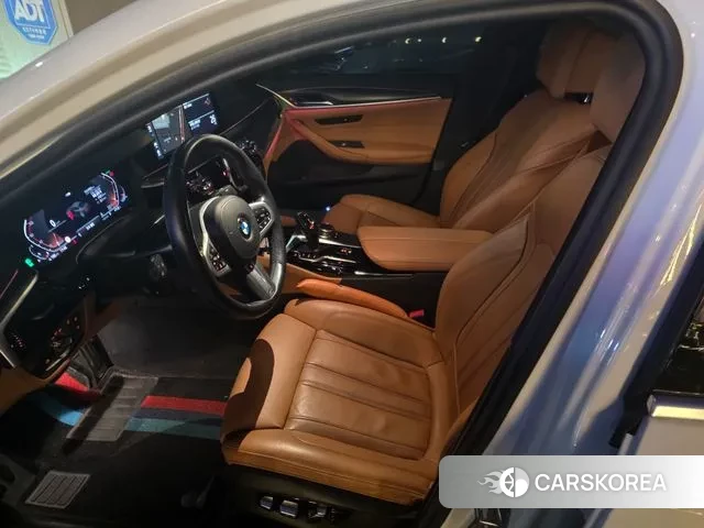 BMW 5 Series (G30) 2022 Белый из Кореи, фото 5