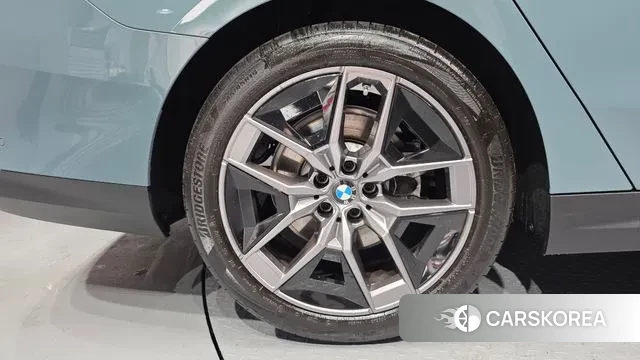 BMW 5 Series (G60) id 3689426 из Кореи 15