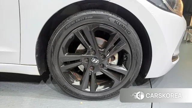 Hyundai Avante AD id 3692707 из Кореи 15