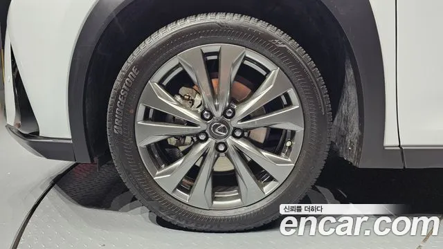 Lexus UX250h id 2837366 из Кореи 15