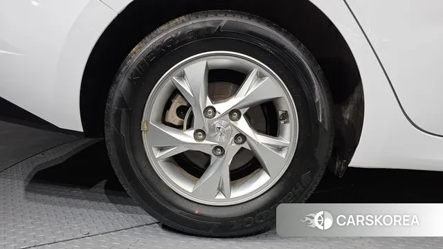 Hyundai Avante (CN7) id 3702195 из Кореи 15