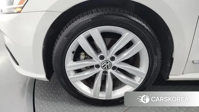 Volkswagen The New Passat id 3183038 из Кореи 15