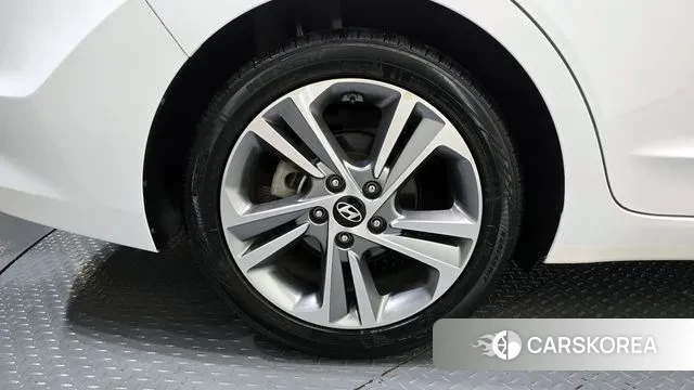 Hyundai Avante AD id 3773084 из Кореи 15