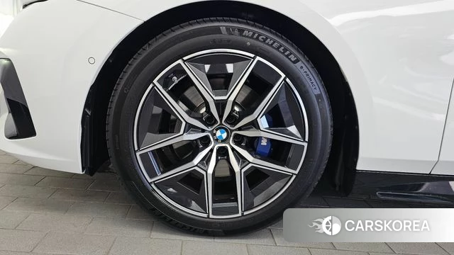 BMW 5 Series (G60) id 4783254 из Кореи 28