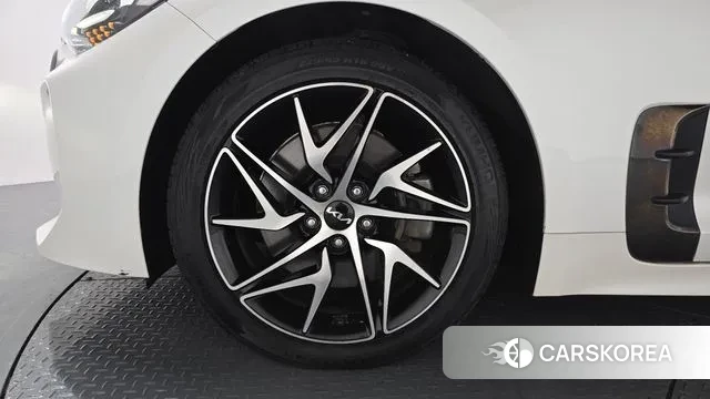 Kia Stinger Meister id 2984986 из Кореи 15