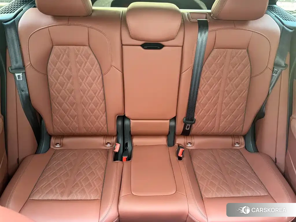 Audi Q5L id 4546231 из Китая 21