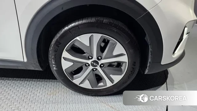 Kia Niro Plus id 3625332 из Кореи 15