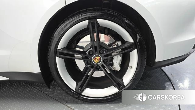 Porsche Taycan id 4619267 из Кореи 15