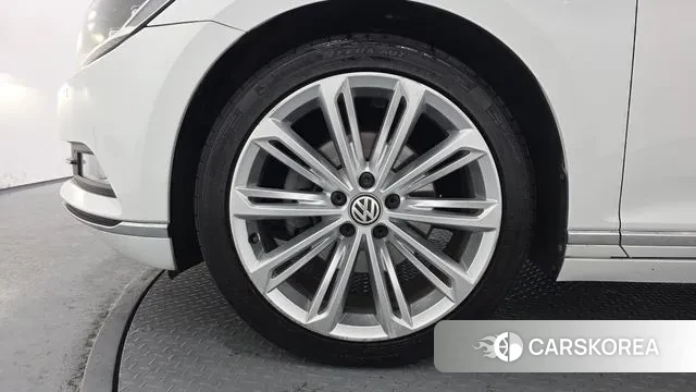 Volkswagen Passat GT (B8) id 3728689 из Кореи 15