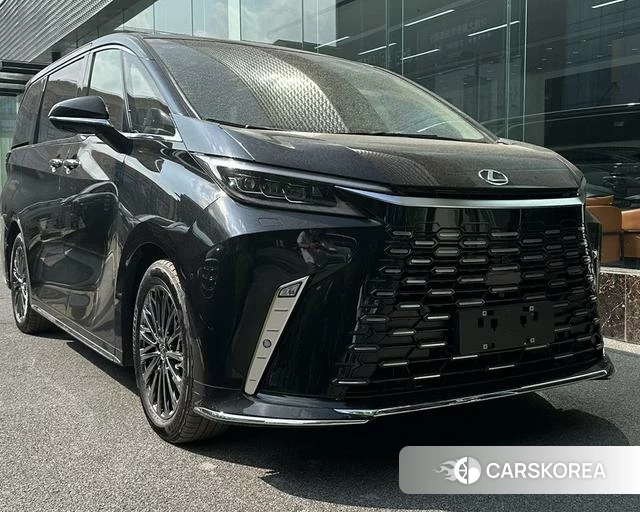 Lexus LM id 4273846 из Китая 9