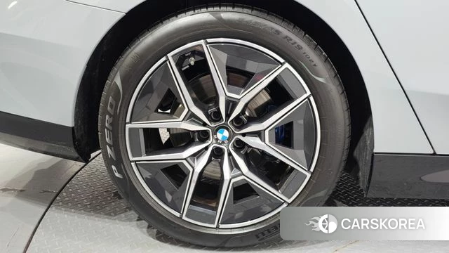 BMW 5 Series (G60) id 4749272 из Кореи 29