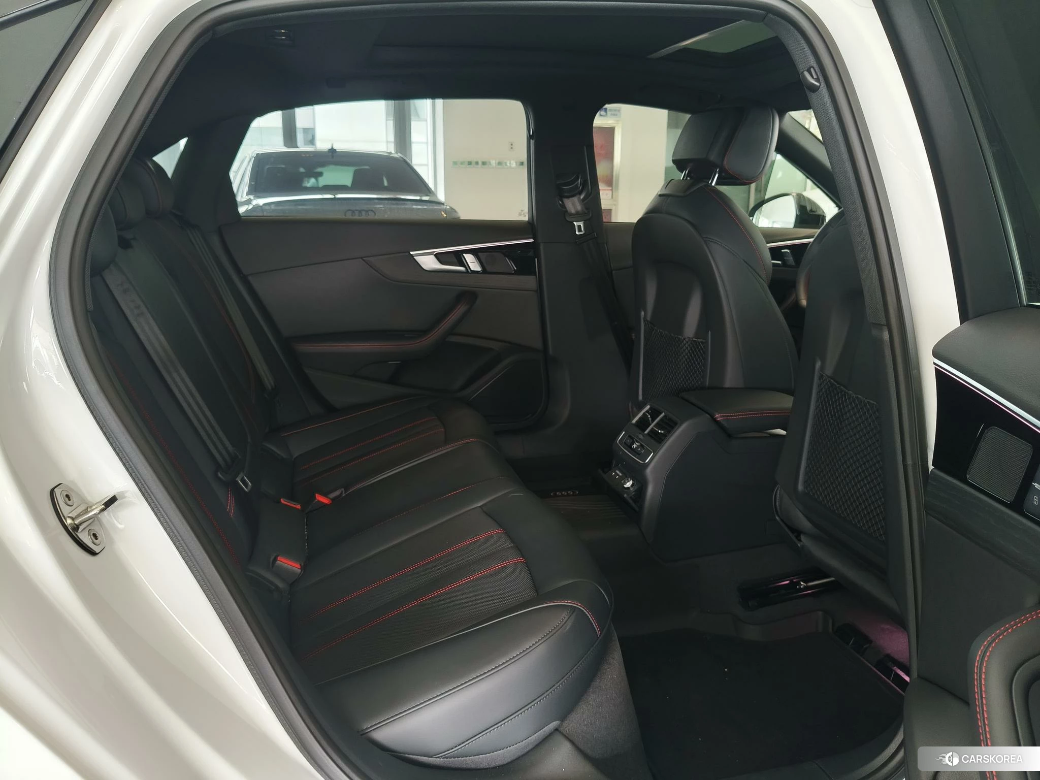 Audi A4L id 4515256 из Китая 7