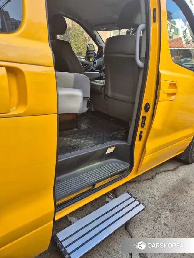 Hyundai The New Grand Starex 2018 Желтый из Кореи, фото 5