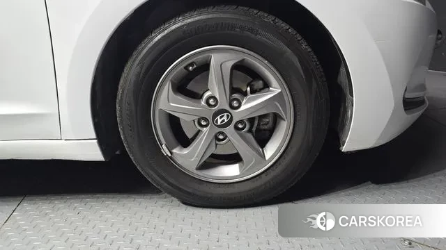 Hyundai Avante AD id 3742964 из Кореи 15