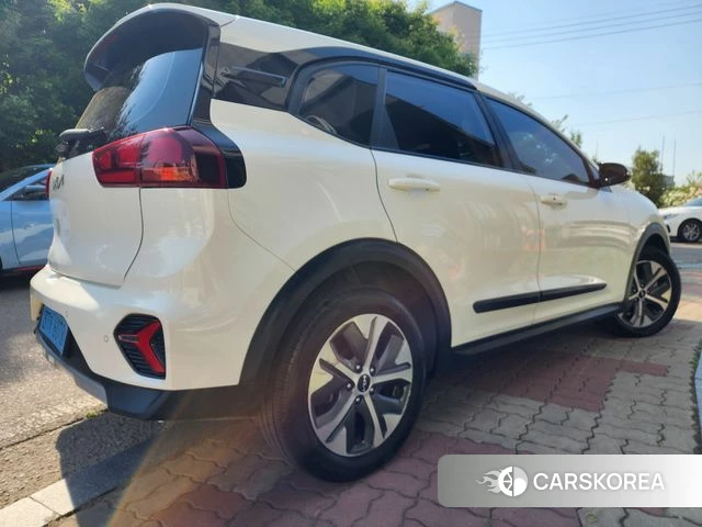 Kia Niro Plus id 4293000 из Кореи 15