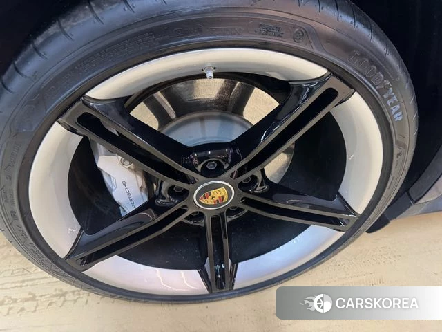 Porsche Taycan id 4617718 из Кореи 15