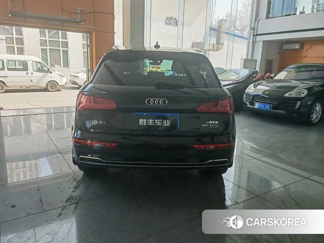 Audi Q5L 2021 Черный из Китая, фото 5