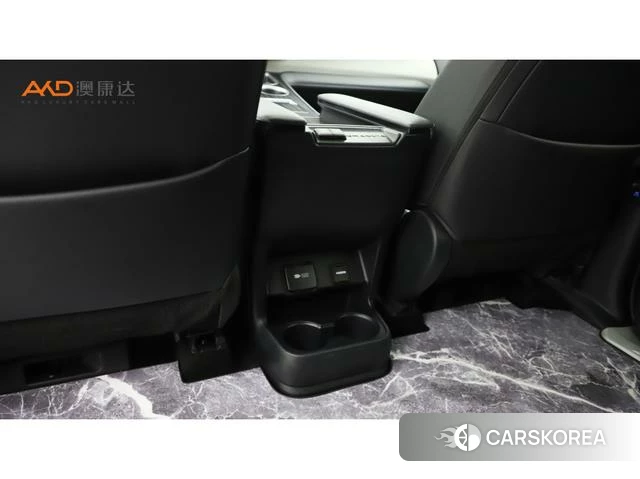 Toyota Grevia 2023 Белый из Китая, фото 6
