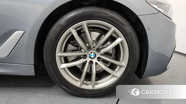 BMW 5 Series (G30) id 3807775 из Кореи 15