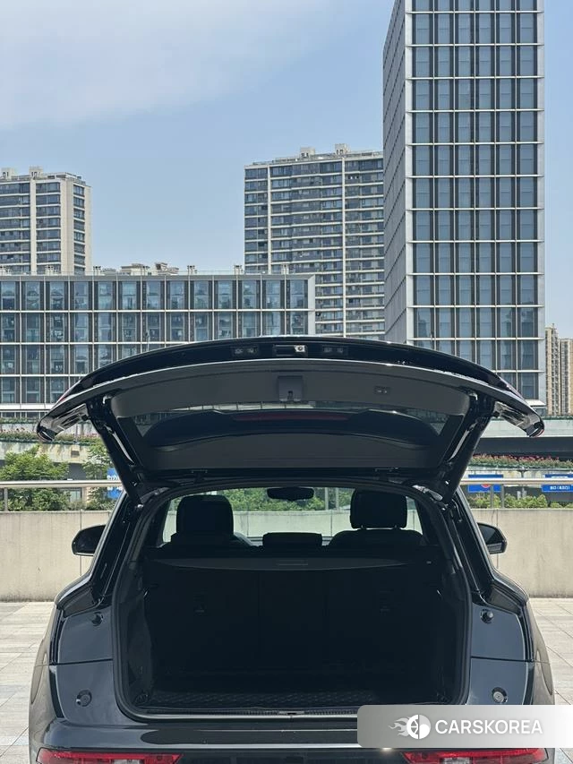 Audi Q5L id 4307015 из Китая 20