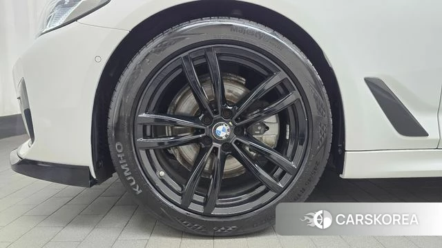 BMW 5 Series (G30) id 3880214 из Кореи 15