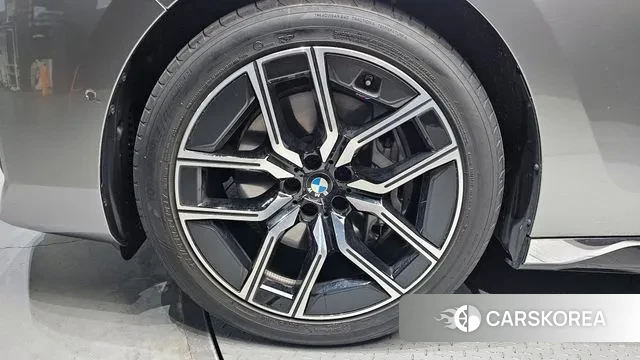 BMW 7 Series (G70) id 3739144 из Кореи 15