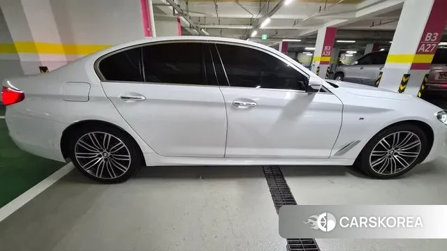 BMW 5 Series (G30) 2018 Белый из Кореи, фото 5
