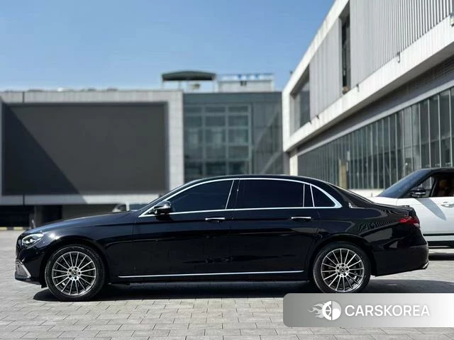 Mercedes-Benz E-class 2022 Черный из Китая, фото 5