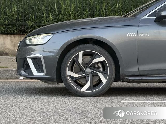 Audi A4L id 4400064 из Китая 14