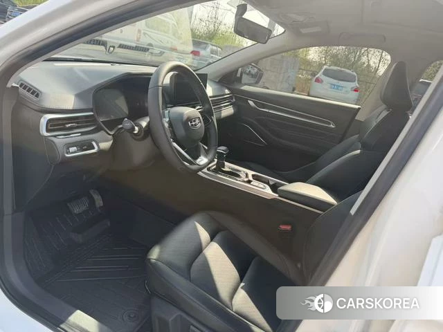 Geely Automobile Emgrand 2023 Белый из Китая, фото 5