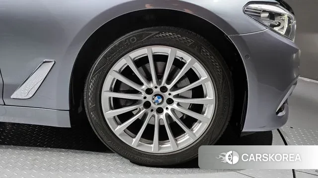 BMW 5 Series (G30) id 3004614 из Кореи 15