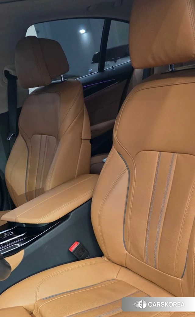 BMW 5 Series (G30) 2021 Белый из Кореи, фото 5