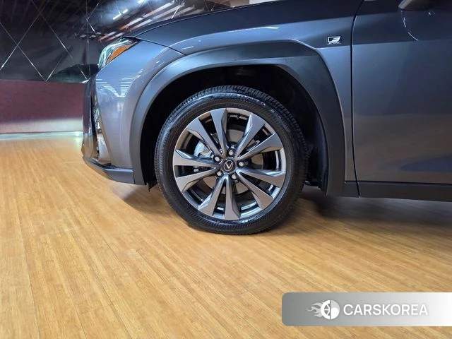 Lexus UX300h id 4724469 из Кореи 13