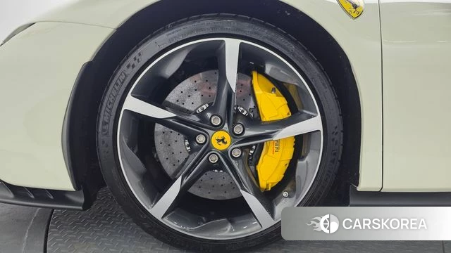 Ferrari SF90 Stradale id 4383271 из Кореи 15