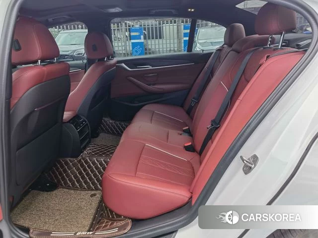 BMW 5 series 2023 Белый из Китая, фото 5