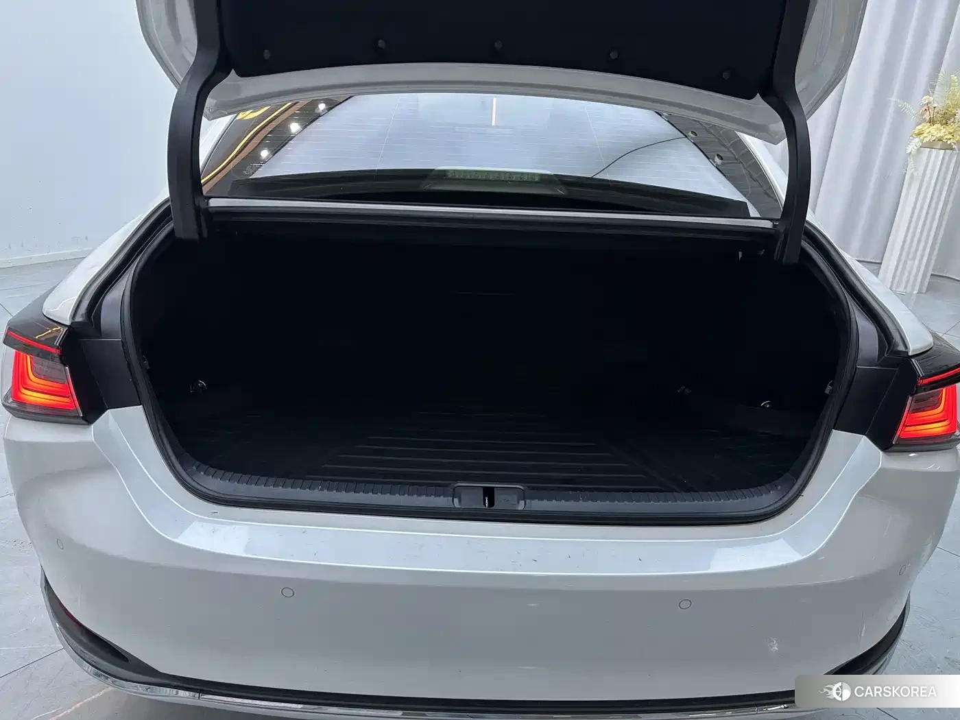 Lexus ES id 4547634 из Китая 13