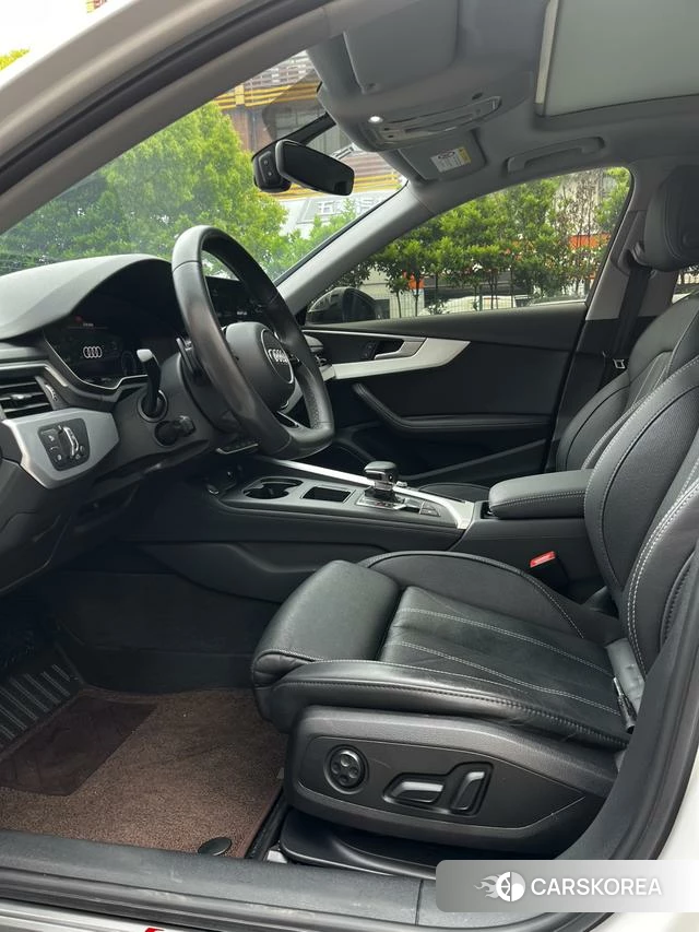 Audi A4L id 3944951 из Китая 17